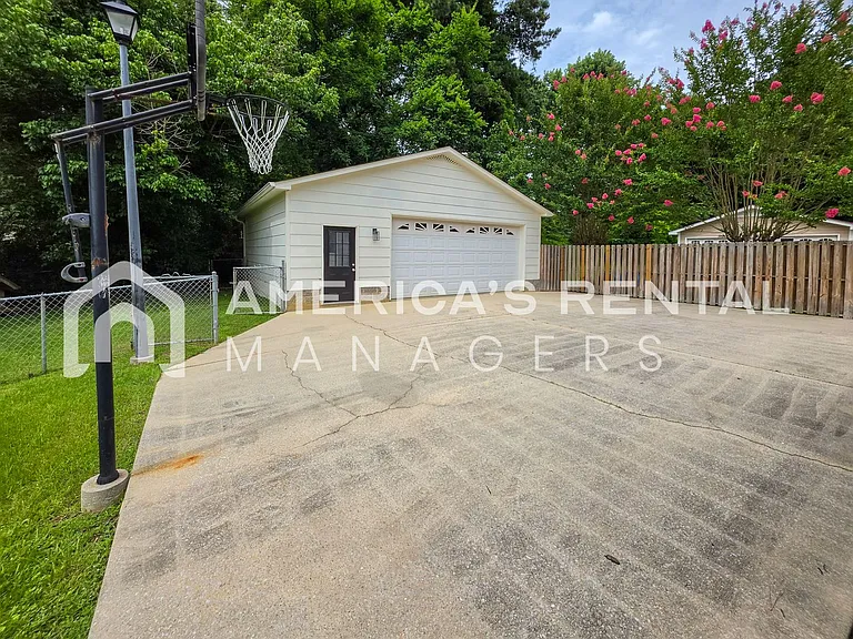 428 15th Ter NW — Photo 52