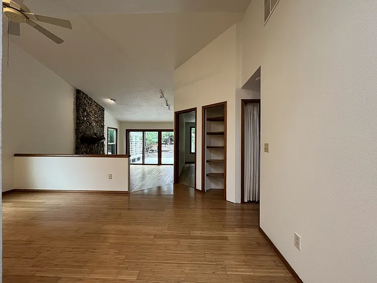 4737 SW Pendleton St — Photo 13