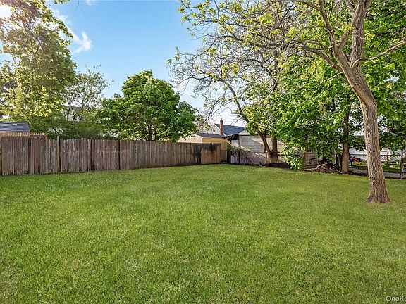 4th image of 728 Martin Drive