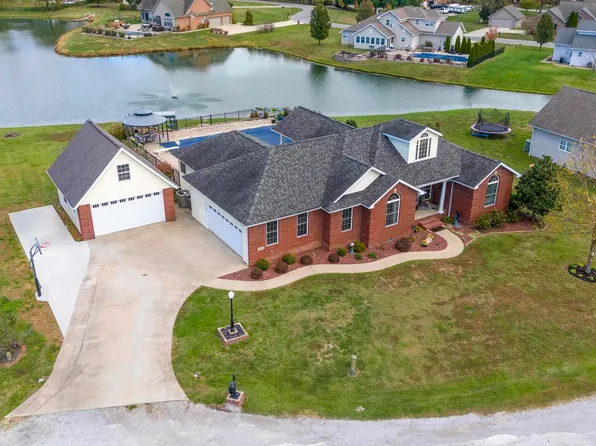 1404 Nicole Ln, Carterville, IL 62918