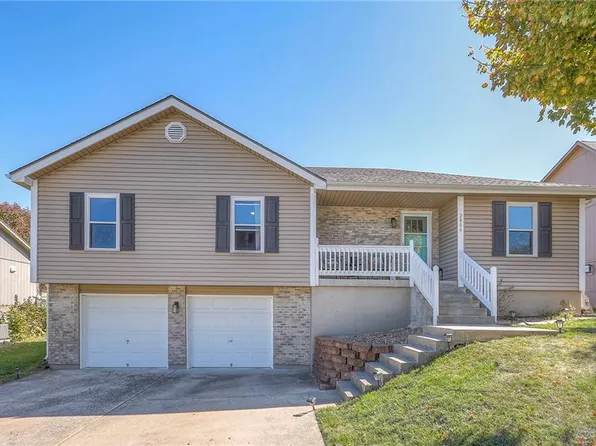 2804 NE Ridge Creek Dr, Blue Springs, MO 64014