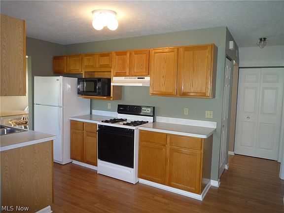 3rd image of 120 Dover Pl