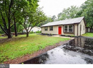 8 Park St, Erial, NJ 08081