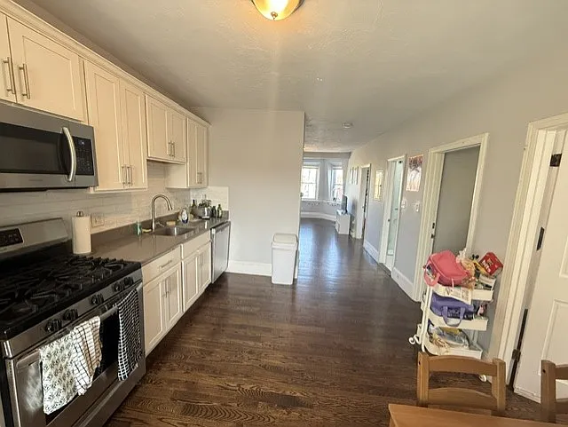 2 bed, $2,750 — Photo 3
