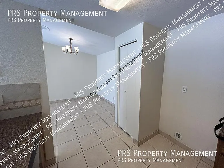1762 W Colt Rd — Photo 17