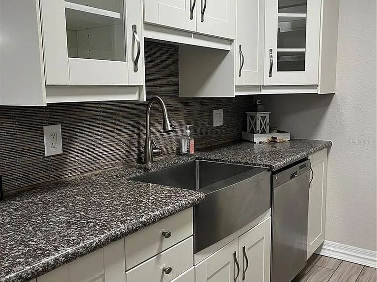 528 Golden Raintree Pl — Photo 2