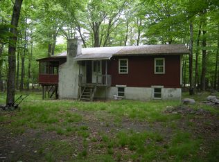 1038 Pocono Dr, Gouldsboro, PA 18424