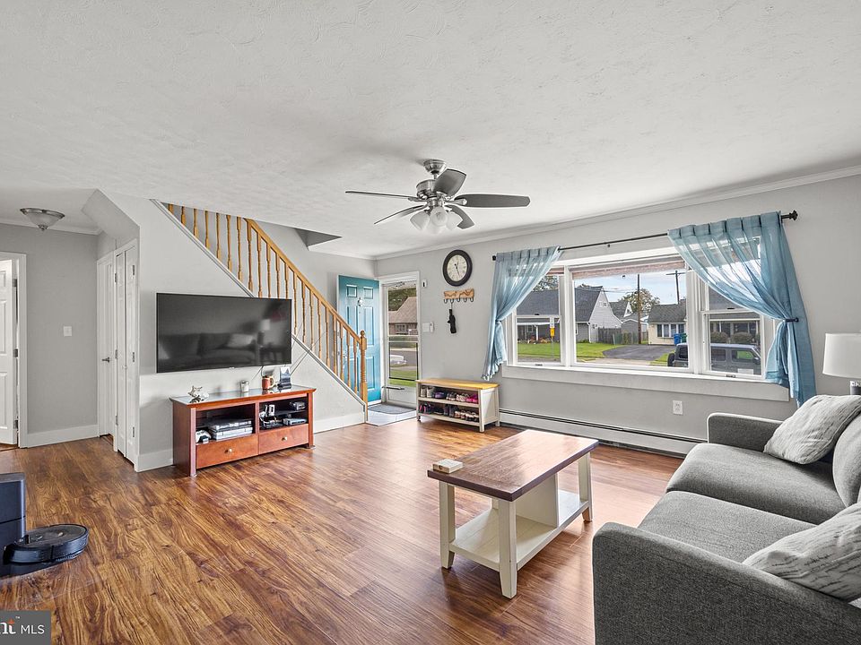 347 Indian Creek Dr, Levittown, PA 19057 Zillow