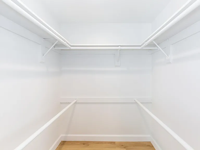 1738 S Bentley Ave #302 — Photo 42