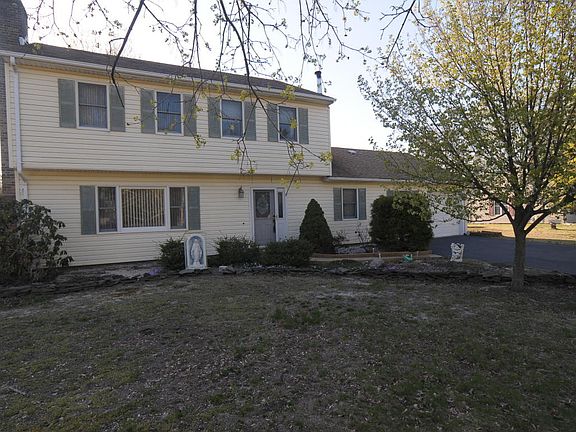 2nd image of 1028 Tralee Dr