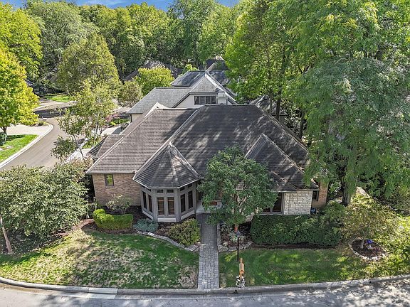 2nd image of 3151 Melbury Dr