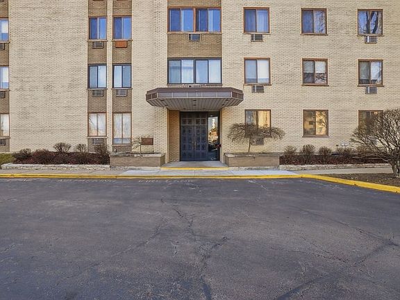 2nd image of 9740 S Pulaski Rd APT 605