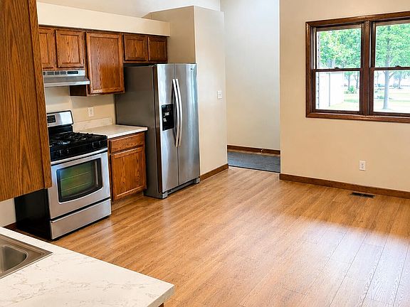 5th image of 1020 Sievert St