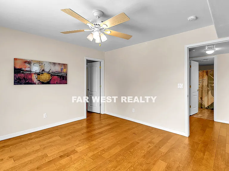 1853 Oriental Ave — Photo 12