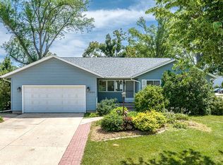2725 29th St SW, Cedar Rapids, IA 52404