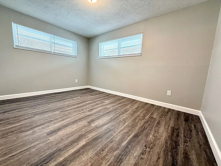 309 Lesher Dr — Photo 15