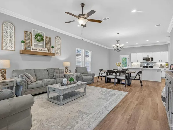 3223 Mountain Laurel Trl, Cantonment, FL 32533
