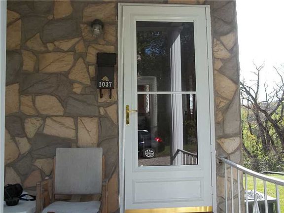 2nd image of 1037 Uvilla St