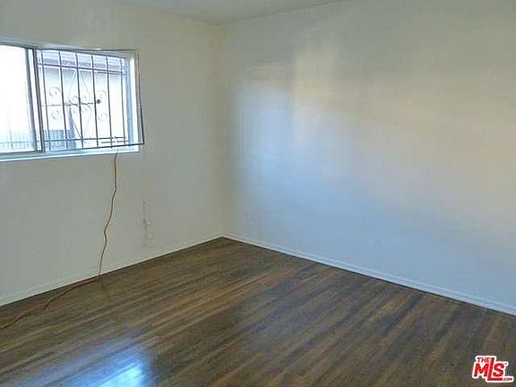 5th image of 3225 W 36th St