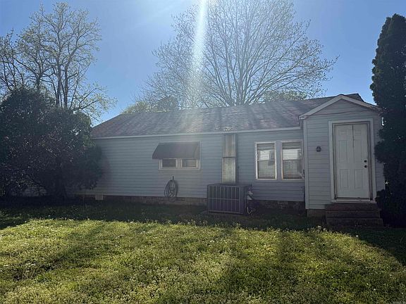 2nd image of 813 Eaton St