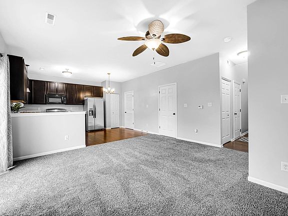 2nd image of 7511 E 111th Ln
