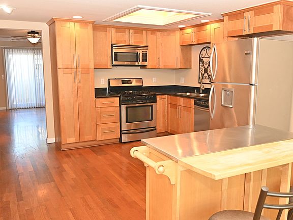 4th image of 1820 Southwest Expy APT 3
