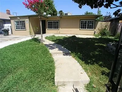 5211 37th Ave photo 1