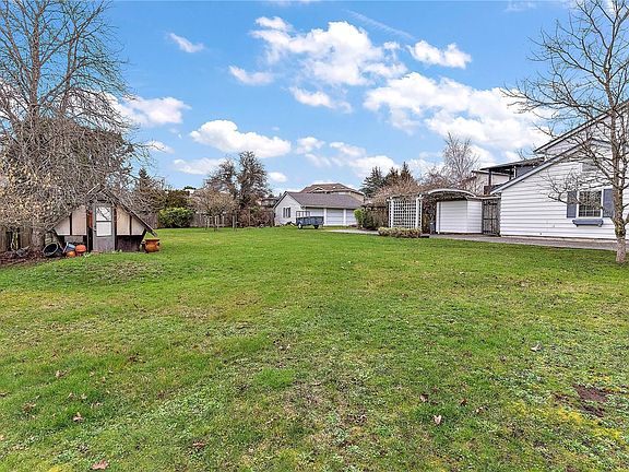 4th image of 1804 Feltham Rd