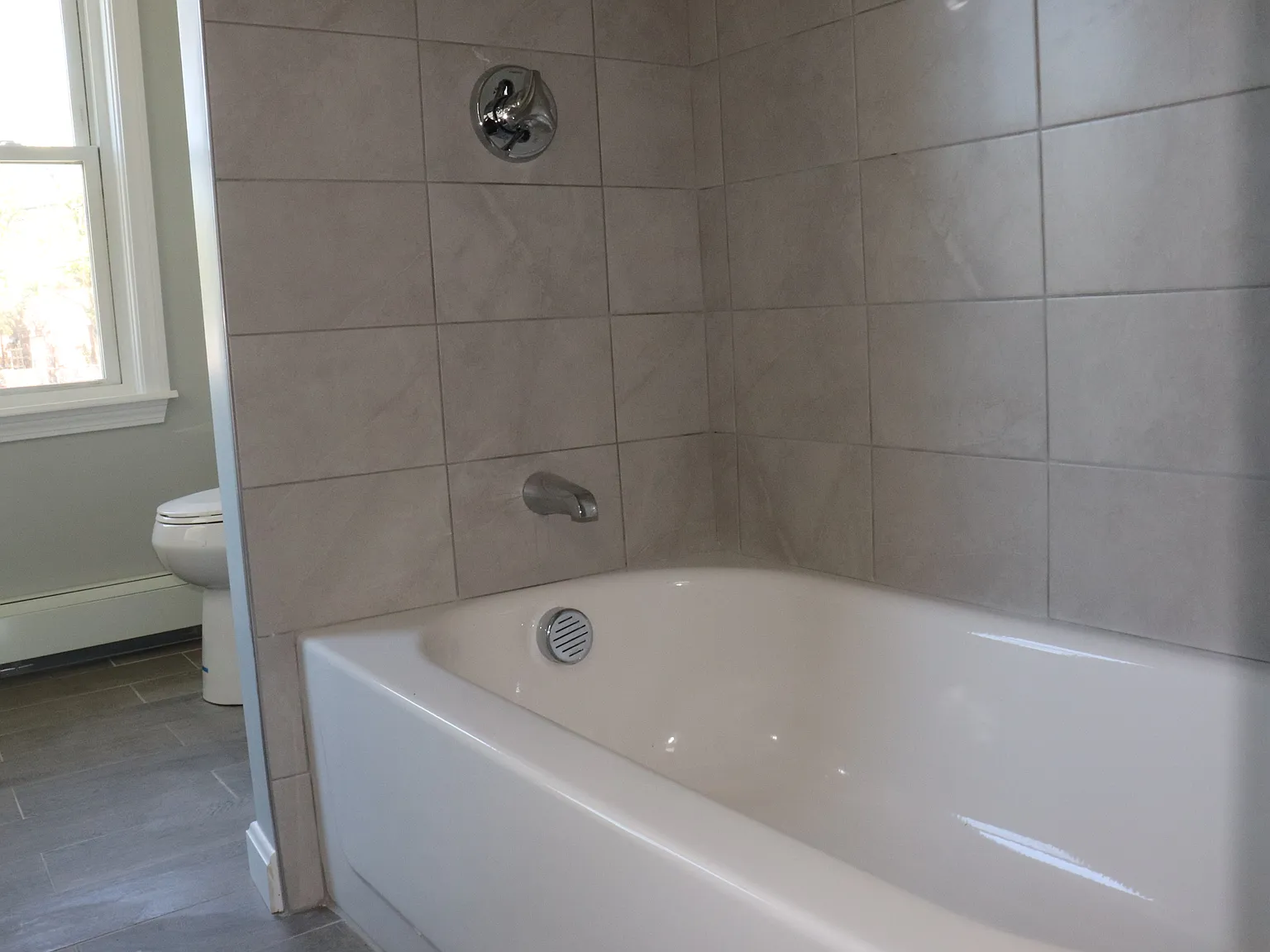 3 bed, 1300 sqft, $2,800 — Photo 3