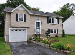 473 Charlotte St, Manchester, NH 03103