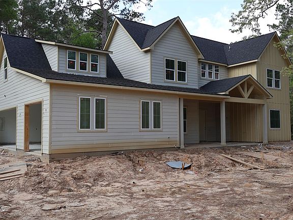 2nd image of 303 Pelican St