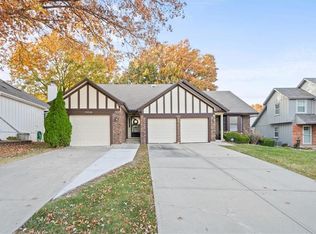 10566 Century Ln, Overland Park, KS 66215