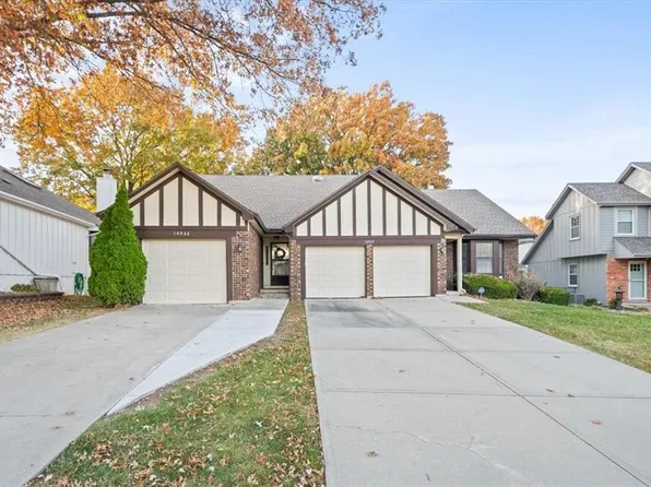 10566 Century Ln, Overland Park, KS 66215