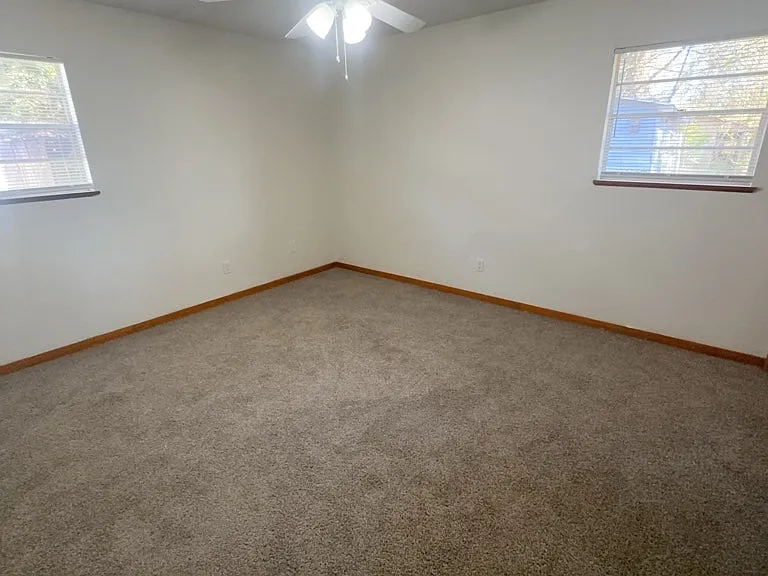2242 Castle Hill Dr — Photo 11