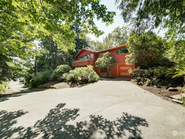 10058 35th Avenue NE, Seattle, WA 98125