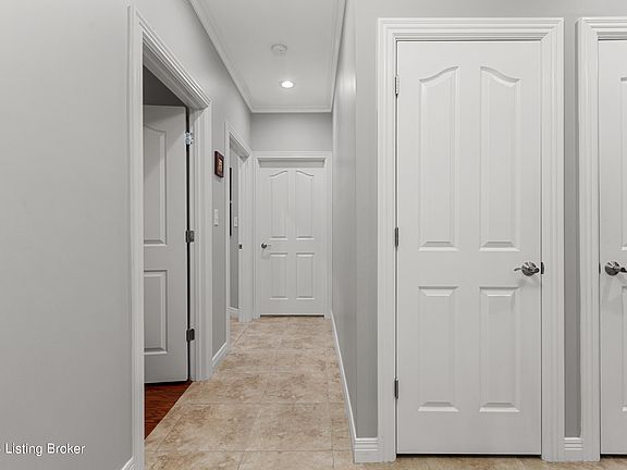 2nd image of 131 Sugartree Ln