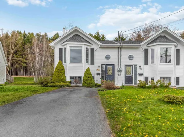 22 Hewer Cres, Middle Sackville, NS B4E 3E4