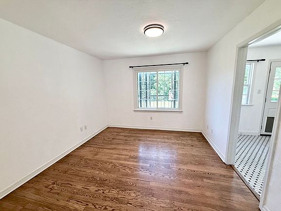 4th image of 424 NW 49th St