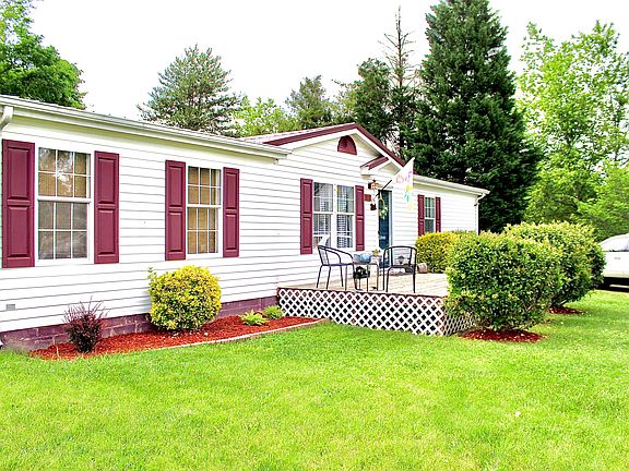 2nd image of 417 Luray Pl