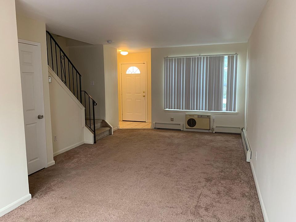 1st image of 14610 Farmers Blvd