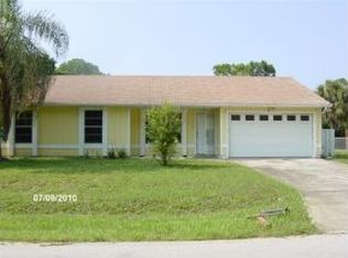 582 Andrew St SE, Palm Bay, FL 32909