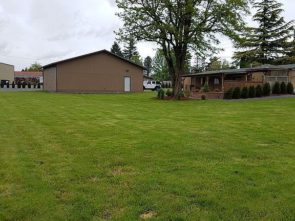 3rd image of 16312 NE 72nd Ave
