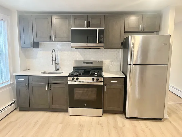 708 N Franklin St #3 — Photo 12