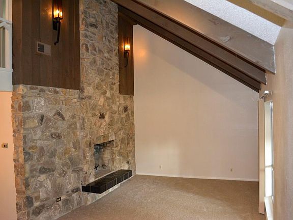 3rd image of 1707 W Tucker Blvd