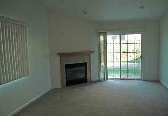 Living Room w/fireplace
