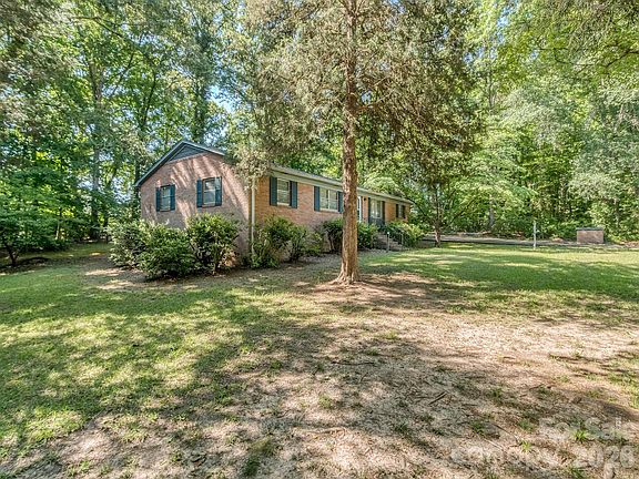3rd image of 106 Mimosa Ln