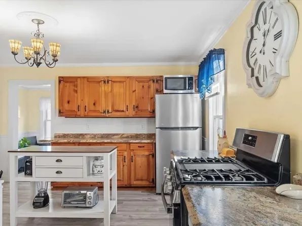 96 South St, Warren, MA 01083