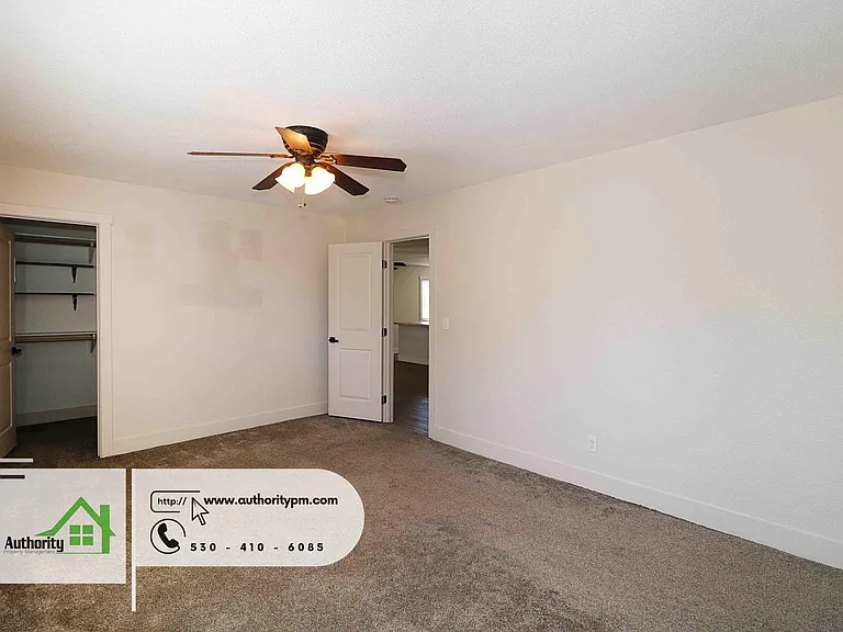 3457 Charles St — Photo 16