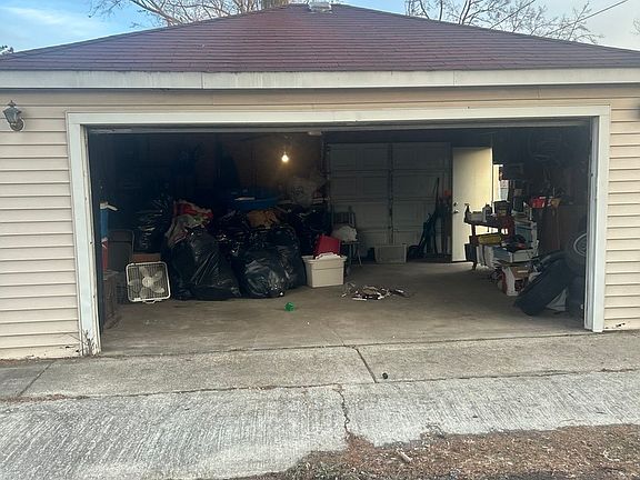 2nd image of 14230 University Ave