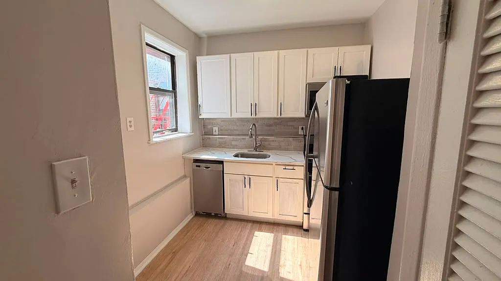 225 Academy St — Photo 1